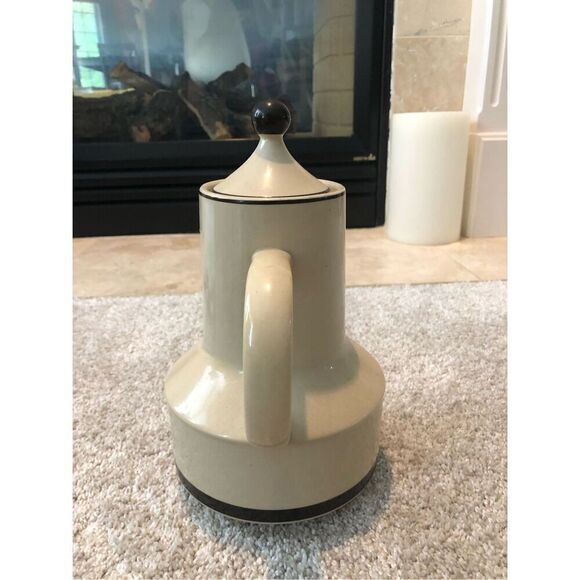 Strawberries Freezer to Oven Stoneware Tan Tea Pot - Picture 5 of 10